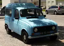 Renault 4 Kastenwagen. Olhao/Algarve - Portugal, Mai 2011.