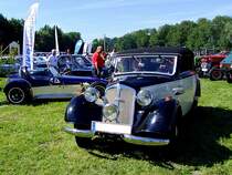 Auto-Union DKW-F8? (Baujahr ca. 1940) trifft zu einer Oldtimerveranstaltung Nahe Grieskirchen ein;110717