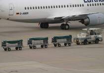 Schlepper  139  m. Gepckanhnger, EDDL-DUS, Dsseldorf, 22.05.2008, Germany 

