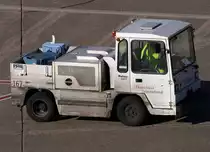 Schlepper  167 , EDDL-DUS, D�sseldorf, 09.02.2008, Germany 

