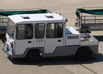 Schlepper  LS 6 , EDDL-DUS, Dsseldorf, 09.02.2008, Germany 

