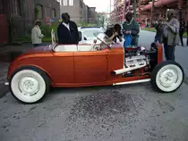 Profilansicht eines Hotrod auf Ford A Basis. Der Hotrod hat einen irren Sound. Oldtimertreffen Kokerei Zollverein am 07.08.2011.