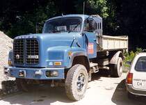 SAURER-Kipper am Genfer See, Sommer 1987. Scan vom Papierabzug.