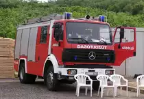 Mercedes-Benz leistet Dienst auf dem Hungaroring am 05.06.2011, w�hrend des WTCC Rennens.