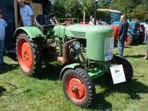 Fendt, Bj. 1954, 24 PS, steht bei der Oldtimerausstellung in Hochheim-Diedenbergen, August 2011