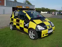 Mercedes A-Klasse als Follow-Me-Fahrzeug auf dem Flugplatz Niershorst (Grefrath, 11.9.2010)