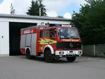 Mercedes-L�schfahrzeug r�ckte,am 13.August 2011,wieder in die Feuerwehrwache in Bergen/R�gen ein.