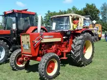 IHC 624 steht bei der Oldtimerausstellung in Hochheim-Diedenbergen, August 2011