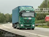 Mercedes Actros mit Auflieger am 12.08.2011 auf der A4 kurz hinter der Niederlndischen Grenze.