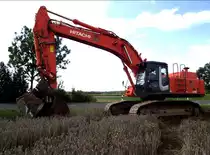 Hitachi ZX470LCH-3

Gewicht 41 tonnen
Motor 260 KW

Gesehen 16.08.011 in kerpen von Alteisenjo