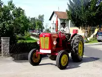 DAVID-BROWN ist bei Reichersberg am Weg zur Oldtimerveranstaltung;110814