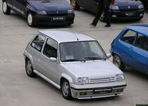 Renault 5 (II. Generation). Aufgenommen am 02.07.2011 auf dem World Series by Renault.