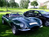 JAGUAR-XK-SS, ein Hochleistungs-Sportwagen mit einer Hchstgeschwindigkeit von 250 km/h, hat bei der Oldtimerveranstaltung in Mnsteuer einen schattigen Parkplatz; 110814