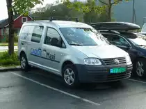 Caddy Maxi steht bei einem VW-Hndler in Sdnorwegen, Juli 2011