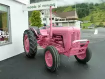 Ferguson in aufflliger Lackierung als Werbetrger fr eine norwegische Modekette, Juli 2011