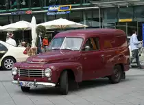 Ein lterer Volvo PKW am Hauptbahnhof in Hannover, am 01.07.2011.