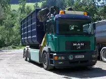 Der MAN FE 28.410 mach Pause in der Nhe von Trags am 14.8.2011 