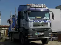 Ein schner MAN TGA 33.480 der Firma Aldrian bei der Pause am Wochenende im August 2011 