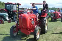 Porsche Super eines Porschesammlers aus 65474 Bischofsheim bei der Prsentation anl. Oldtimerausstellung in Diedenbergen, August 2011

