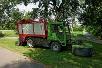 Ladog, die 1920 gegrndete schwarzwlder Firma baut Fahrzeuge und Gerte fr Industrie, Landwirtschaft und Kommunalbetriebe, mit Dieselmotoren von VM und IVECO von 80-135PS, Aug.2011  