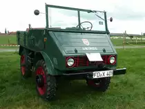 Unimog steht anl. der Oldtimeraustellung des Deutz-Club Allmus auf dem Ausstellungsgel�nde, August 2011

