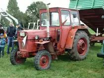 U 550 steht anl. der Oldtimeraustellung des Deutz-Club Allmus auf dem Ausstellungsgel�nde, August 2011

