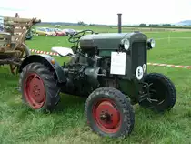 11er Deutz hat wahrscheinlich auf dem Weg zur Oldtimeraustellung des Deutz-Club Allmus eine Radmutter verloren, August 2011

