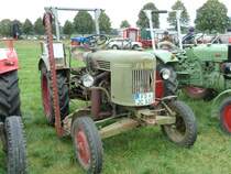 Fendt Dieselro steht anl. der Oldtimeraustellung des Deutz-Club Allmus auf dem Ausstellungsgelnde, August 2011

