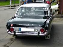 Heckansicht eines Ford Taunus 17M. 1960 - 1964. Mit diesem Modell lutete Ford 1960 in Werbeprospekten  Die Linie der Vernunft  ein. Es standen 3 Motorisierungen zur Auswahl. 1.498 cm mit 55 PS, 1.698 cm mit 60 bzw 65 PS, sowie das Modell TS mit 1.758 cm und 75 PS. Oldtimertreffen Kokerei Zollverein am 04.09.2011.