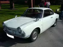 Simca 1000 Coupe. 1962 - 1967. Diese von Bertone gezeichnete Coupeversion des Simca 1000 wurde 1962 auf dem Genfer Salon vorgestellt. Der im Heck verbaute 944 cm� 4-Zylinderreihenmotor leistet 40 PS. Aufgrund seines relativ hohen Preises wurde das Coupe in Deutschland nicht sehr oft verkauft. Oldtimertreffen Kokerei Zollverein am 04.09.2011.