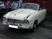 Goliath 1100. 1957 - 1958. Der 1100´er war der Nachfolger der zweitaktenden Modelle GP 700 & 900. Der wassergekhlte 4-Zylinderboxermotor aus Leichtmetall war eine absolute Neuentwicklung. Das Auto konnte wahlweise mit 40 oder 55 PS aus 1.093 cm geordert werden. Da der Name Goliath durch den GP 700 und GP 900 keinen sonderlich guten Ruf mehr genoss, taufte man den 1100 im Jahr 1958 in Hansa 1100 um. Mit einigen Retuschen wurde das Auto als Hansa 1100 bis 1961 weitergebaut. Oldtimertreffen Kokerei Zollverein am 04.09.2011.