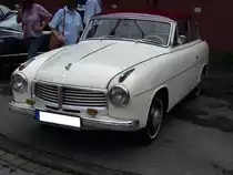 Goliath 1100. 1957 - 1958. Der 1100´er war der Nachfolger der zweitaktenden Modelle GP 700 & 900. Der wassergek�hlte 4-Zylinderboxermotor aus Leichtmetall war eine absolute Neuentwicklung. Das Auto konnte wahlweise mit 40 oder 55 PS aus 1.093 cm� geordert werden. Da der Name Goliath durch den GP 700 und GP 900 keinen sonderlich guten Ruf mehr genoss, taufte man den 1100 im Jahr 1958 in Hansa 1100 um. Mit einigen Retuschen wurde das Auto als Hansa 1100 bis 1961 weitergebaut. Oldtimertreffen Kokerei Zollverein am 04.09.2011.