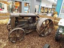 Alter Fordson am 05.09.2011 im Chemnitz-Center Röhrsdorf