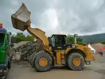 Radlader Typ Caterpillar 980H in der Kiesgrube in Sutz am 27.08.2011