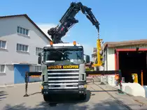 Scania 124G 470 mit Pritsche und Ladekran in T�uffelen am 25.08.2011