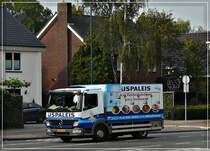 M-B Kleintransporter mit Tiefkhlaufbau aufgenommen in den Strassen von Zevenbergen am 02.09.11.