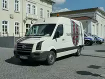 VW Crafter des Bauhofes der Stadt Leinefelde-Worbis steht auf dem Bahnhofsvorplatz nach den Kundgebungen anl. des Eichsfeldtages, September 2011