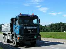 MAN 33.430 Silent am Weg zur Firmeneigenen Kiesgrube;110719