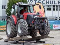 LINDNER-Geotrac84 bei einem Geschicklichkeitsbewerb anl�sslich der Rieder-Messe;110908