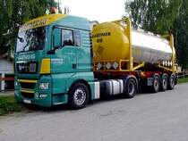 MAN TGX18.440 von Gartner mit Wechsel-Tankcontainer;110918