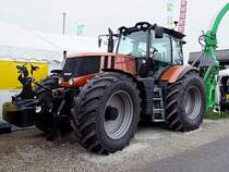TERRION ATM5280 ist ein Mehrzwecktraktor, welcher aus Komponenten von f�hrenden Herstellern u.a.(ZF-Getriebe ;BOSCH-Hydraulik; DEUTZ-Motor aus Deutschland; sowie  Carraro-Vorderachse  aus Italien) und in Ru�land fertigmontiert wird;110908