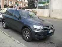 VW Touareg Facelift aus Rosenheim. Aufgenommen am 30.08.2011