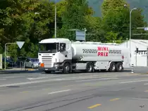 Scania Sattelschlepper unterwegs in Nidau am 03.09.2011