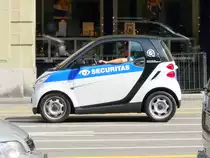 Smart mit Werbung unterwegs in der Stadt Bern 