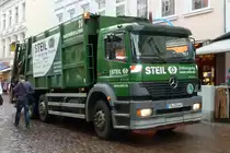 MB 2528 als Entsorgungsfahrzeug f�r Altpapier und Kartonagen unterwegs in Trier, September 2011