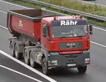 MAN Kippsattelzug auf der A2 bei Lehrte, am 22.08.2011