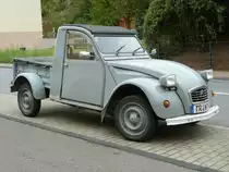 2 CV mit Ladepritsche, gesehen in Trier, September 2011