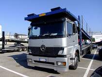 ATEGO 1828 wartet anl�sslich der  Devota  auf den R�cktransport von Leichenwagen nach Italien;110925