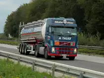 Volvo FH12 mit einem mit fl�ssiger Phosphors�ure beladenen Tankauflieger am 20.09.2011 auf der A4 kurz hinter dem Aachener Kreuz in Richtung Niederlande.
