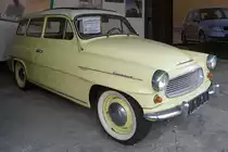 Skoda Oktavia Combi, Baujahr 1966, steht bei einem Autoh�ndler in Vorst (27.9.2011)